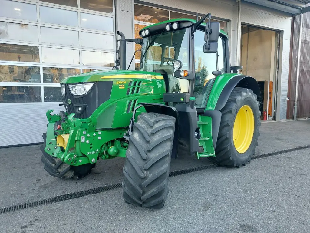 John-Deere 6120M