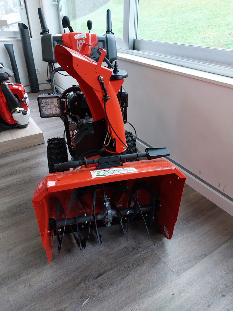 134c1a4f-7fc0-480d-b697-a3086c15b047-Husqvarna ST 224 (2).jpg