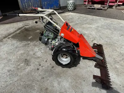 Bucher Record 27 mit Kommunalbalken 1.2m