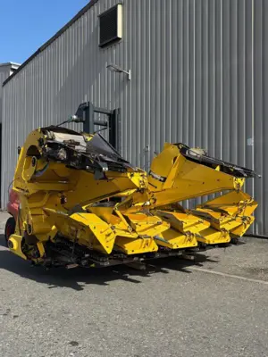 Maispflücker New Holland MF675W