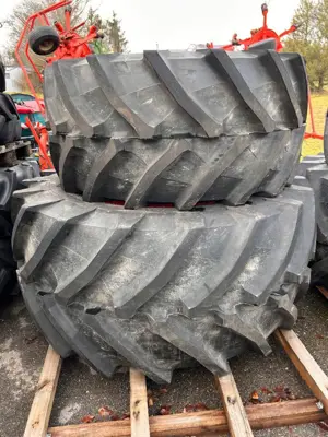 900/60R38 et 710/60R30