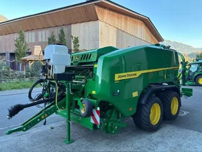 Wickel-Kombination John Deere C 442 R mit Folienbindung