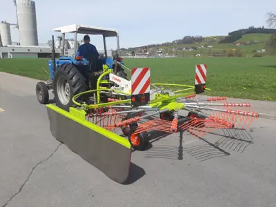 Kreiselschwader CLAAS Liner 420