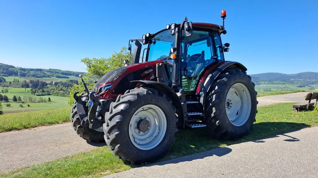Tracteur Valtra G 135