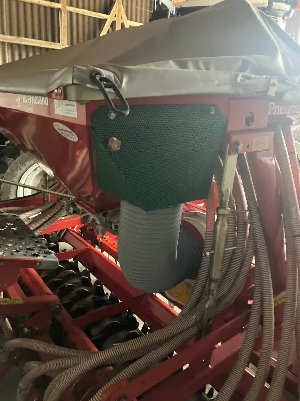 127f41b5-dd64-4278-90df-58644401f1c5-Häusler Sämaschine 5.jpg