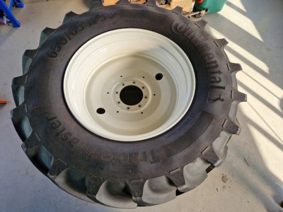 Jeu de roue 540/65R28 et 650/65R38