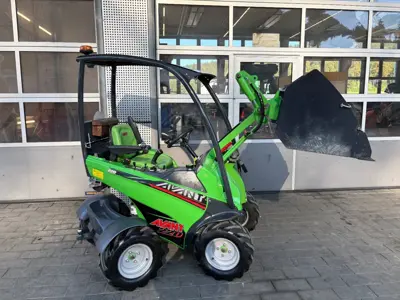 Occ. Avant 220 Hoflader inkl. Schaufel