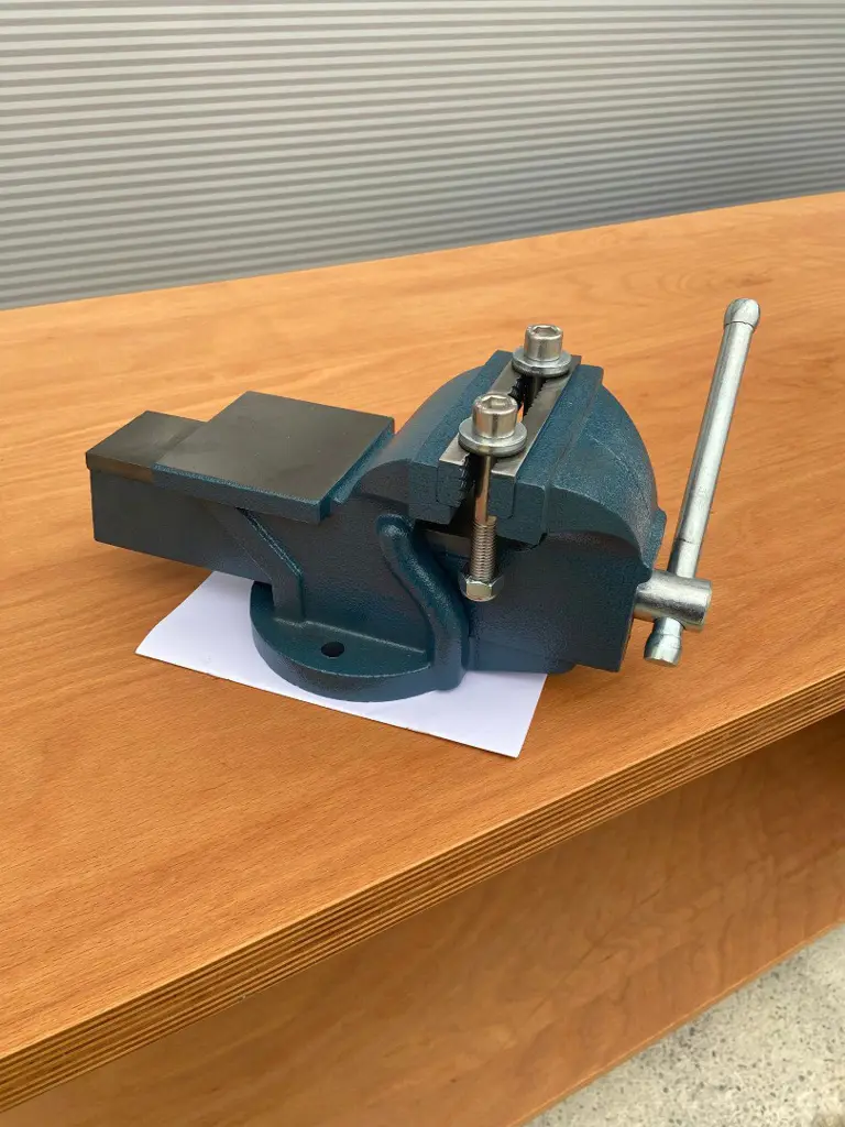 b169ea34-3dd3-471a-8c86-b389097c3ce9-400_Thurmetall_Werkbank_05.jpg