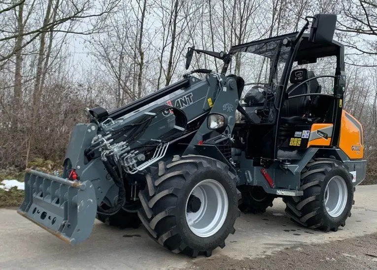 11e4b9a1-5541-4126-9b76-b5cc1e0cb1db-Leiserag-Giant-G3500 Tele 2.jpg