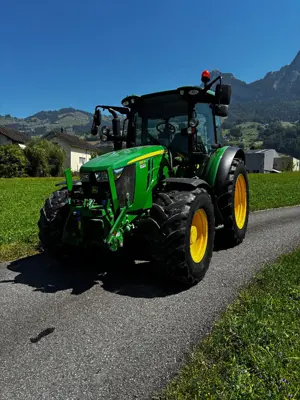 John Deere 5125r mit Frontlader 543r