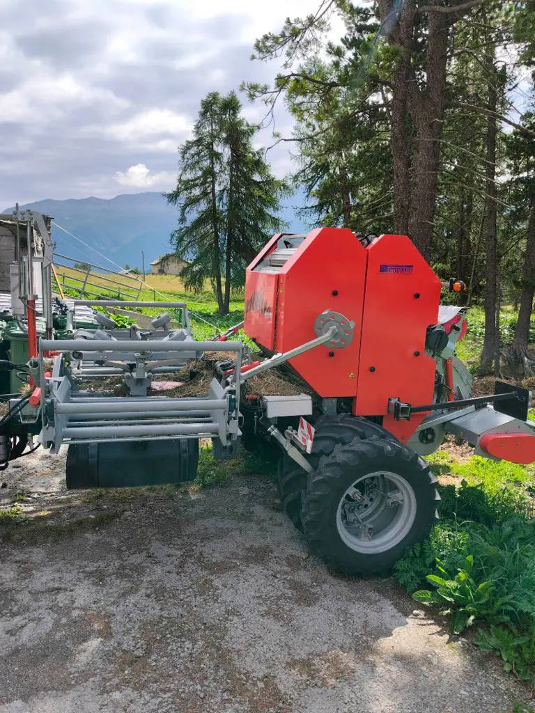 Ballenpresse und Wickler Prewitra PRE01670 zu Transporter