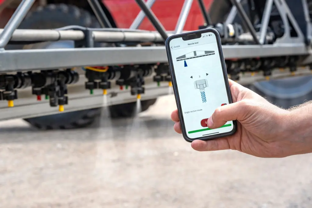 1e00073d-7734-4c16-a18b-13ea184cf237-Leeb CS Horsch Connect.jpg