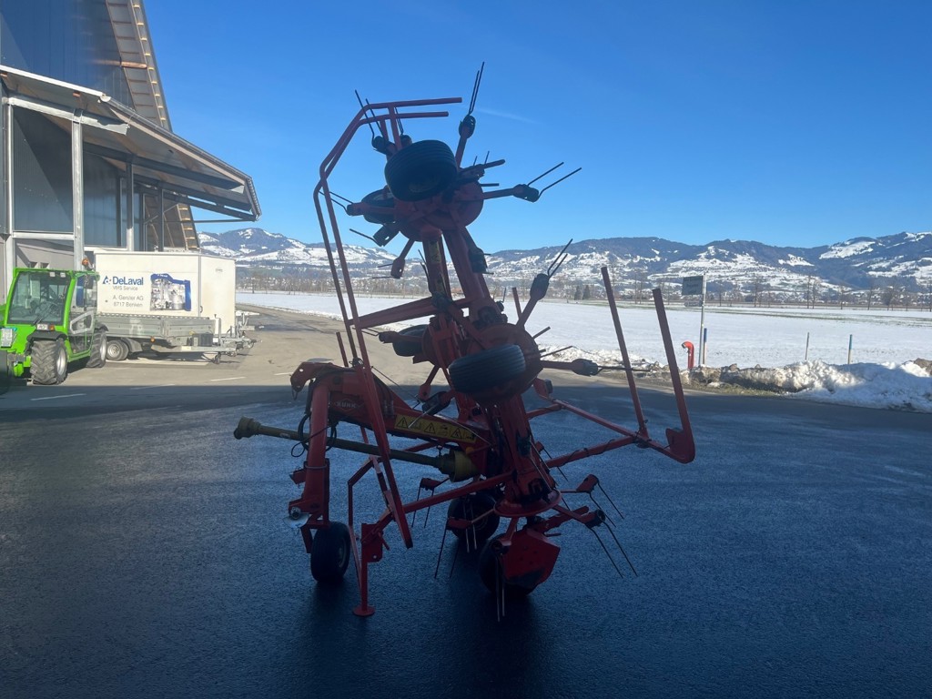 b67e25fd-ece9-4484-a47e-a91629638c7d-Kuhn GF 5801 MH Dieziker Bruno 2.jpg