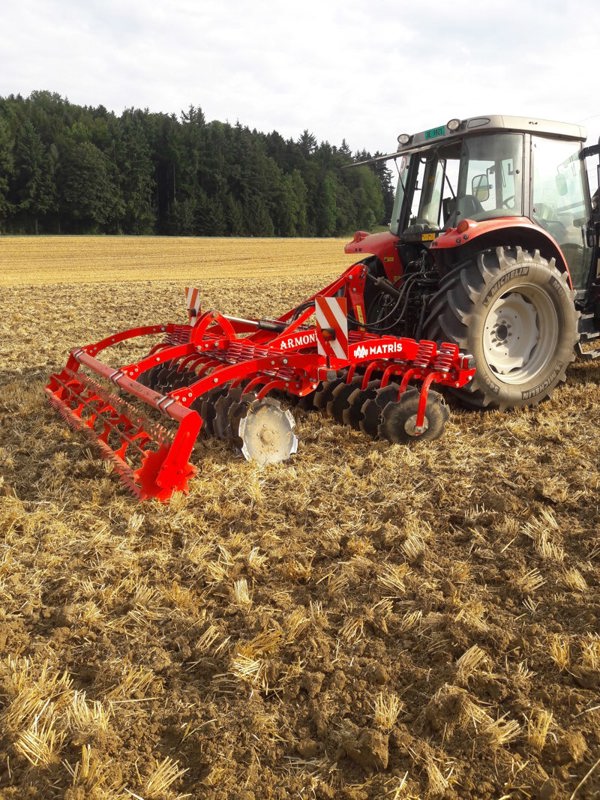 ffce1368-c840-48b0-acaa-8dc272e1346b-Scheibenegge mit Traktor.jpg