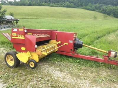New Holland Kleinballenpresse