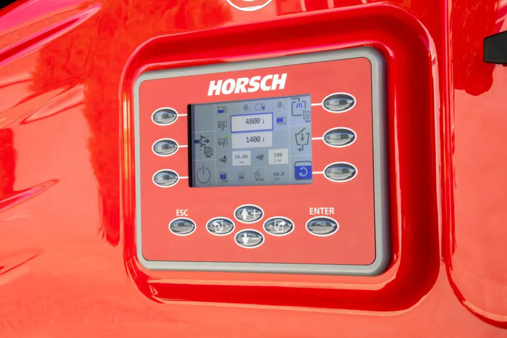 bf61a462-eabc-47a3-b7ae-896b7b7a4242-Leeb CS Aussenterminal.jpg