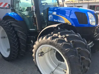 Traktor New Holland T6020