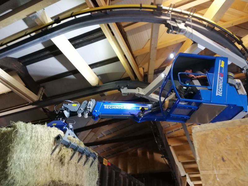 18c0fce6-340d-49f1-9c72-767712d7ea1c-Heukran Auer mit Kurvenfahrwerk.JPG