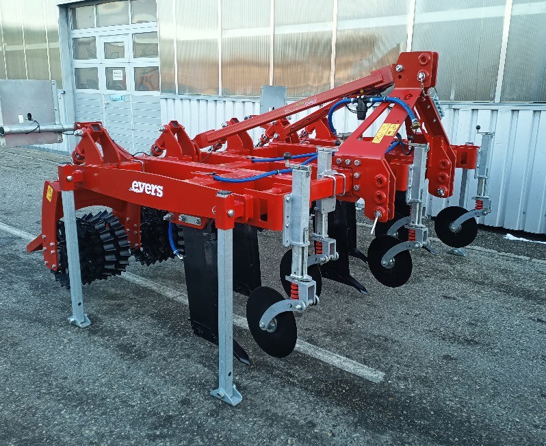 ed2e18ed-757f-4908-9241-7f04ab84292d-leiserag-evers grasnarbenlockerer wbg 5-300.jpg