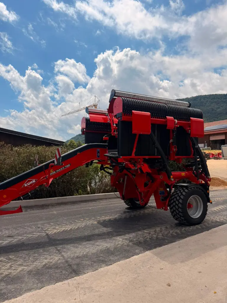 Andaineur à tapis KUHN MERGE MAXX 762