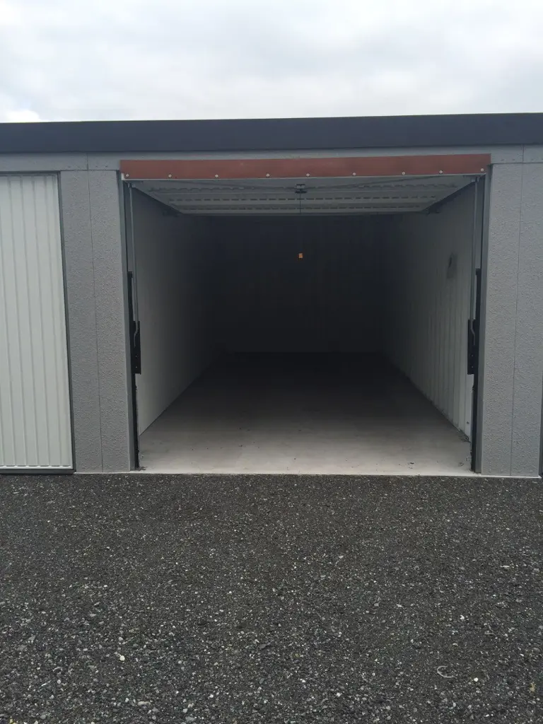 d4a9c42b-0fd1-40b3-af39-d2d22c3d9118-foto garage widnau.jpg