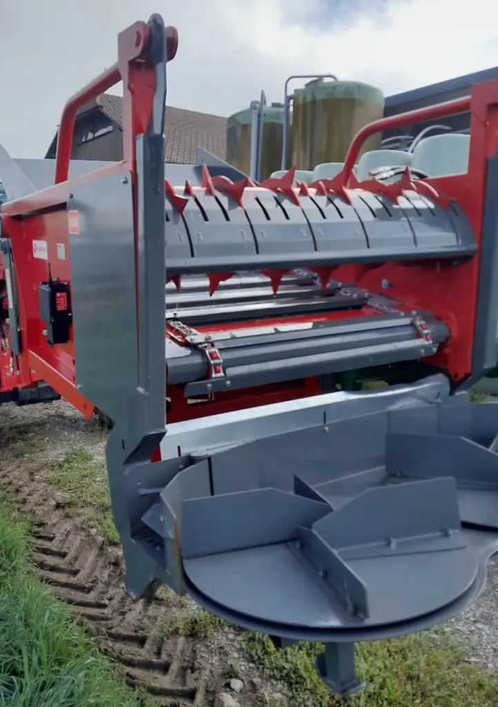 7968f2c6-894e-4b9f-9c75-05830a63cfd5-avant droite.jpg