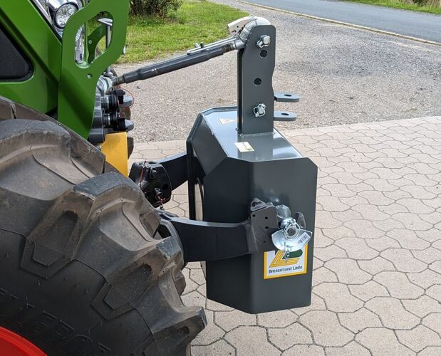 c5472a60-8abb-44ca-941b-dcc887bed402-Frontgewicht Bressel und Lade 4.png