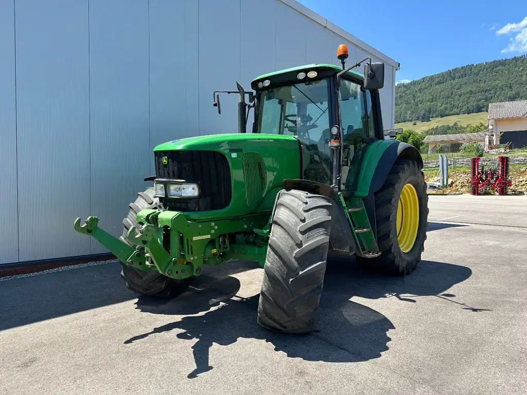 John Deere 6920