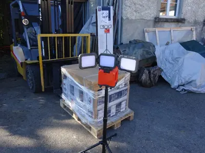 Akku Lampe Husqvarna mit Statif Aktion 210 Fr !!!