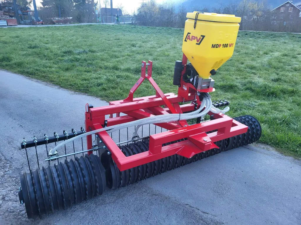 Cambridgewalze 3m APV Streuer