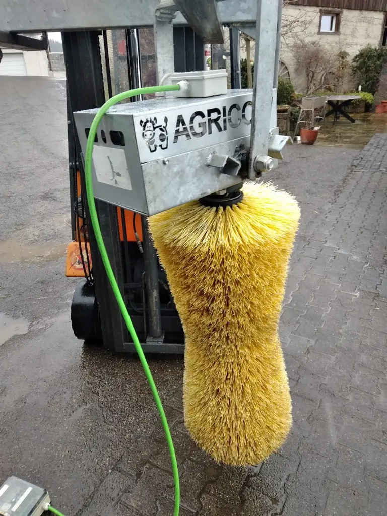 27e4f430-ae02-43e9-900d-57b1185d3aac-Pendelbürste gelb 1 (4).jpg