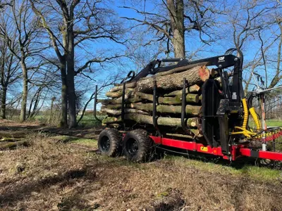 Möre Maskiner Rückewagen Sf 14 Kran 8.5m Druckluft