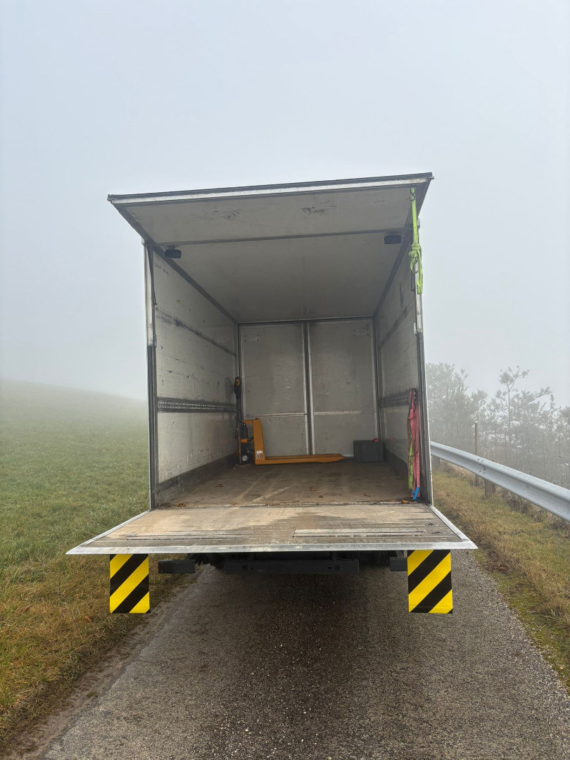 195ed0f2-b98e-4c4d-84fb-f2b2ee430ab0-WhatsApp Image 2025-12-18 at 14.jpg