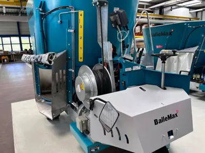 Elektro-Futtermischwagen 15kw / BalleMax 6-8m3 Vorführmaschine