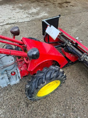 Aebi AM 40 mit Bandeingraser