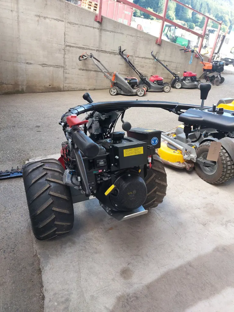 ec977a9f-e6ee-403a-be67-61db0499ed25-Aebi CC 36 (4).jpg