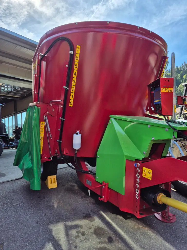 Futtermischwagen Strautmann Verti-Mix 1251