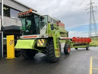 CLAAS Domintor Mega 218