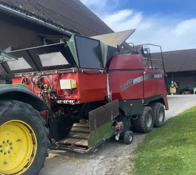 Quaderballenpresse Case LBX 331