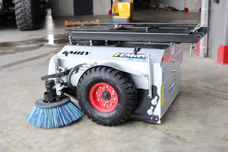 b173b217-c261-4f10-8264-1380e00c3473-Emily_StarClean (12).JPG