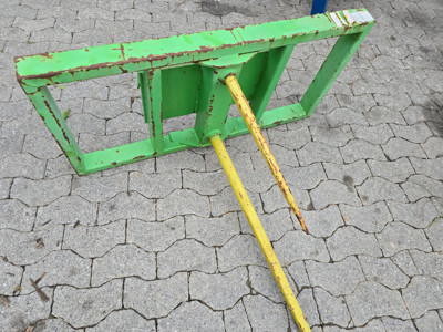 Rundballenspitz zu Avant Lader Neuwertig