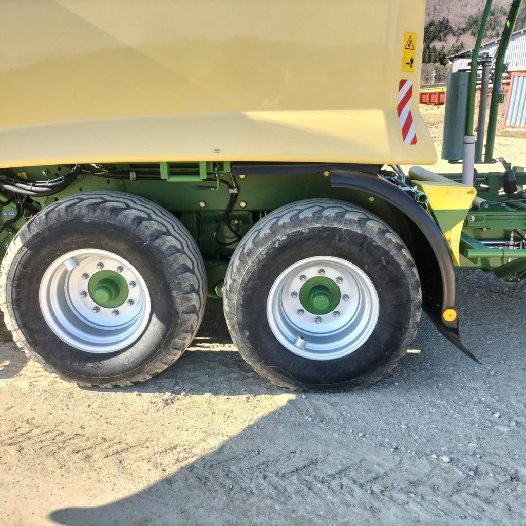 b556ad9a-8662-4cc2-aafe-53f147d4357c-Krone Jolidon  (7).jpg