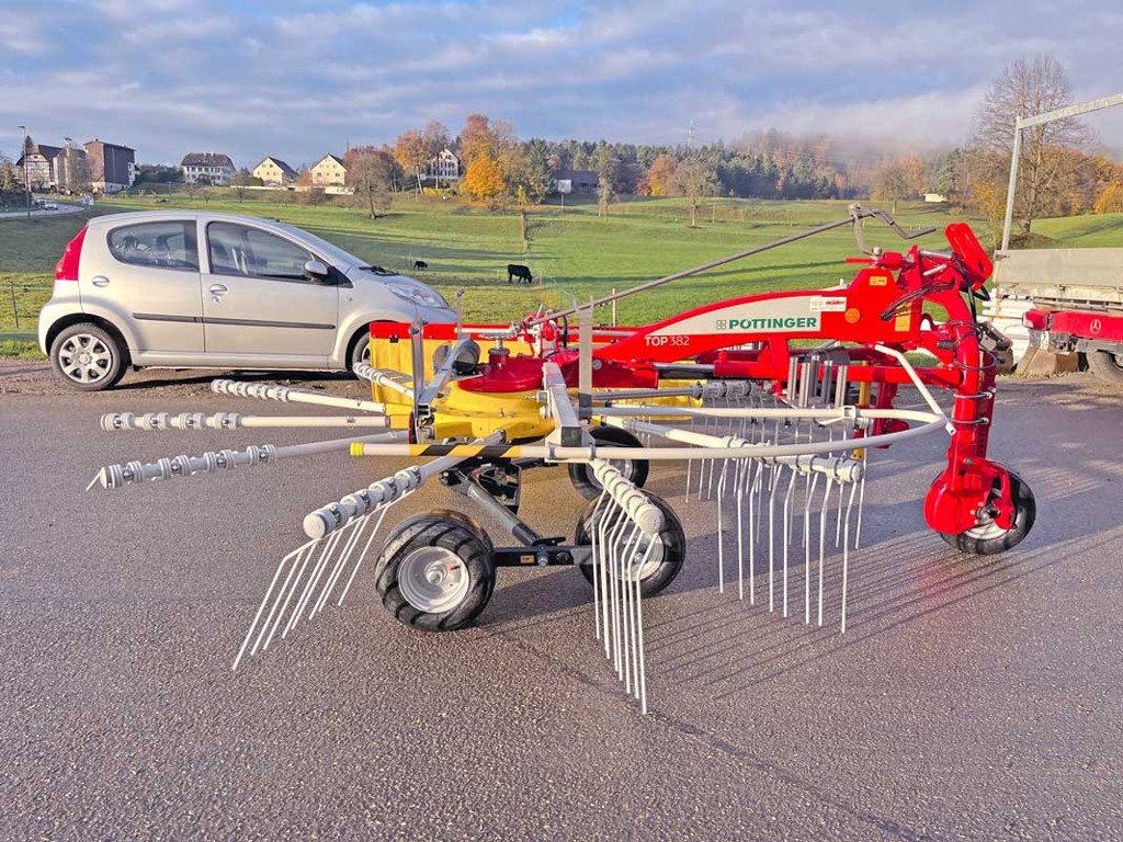 3ea89c1c-a3cd-4f5d-a9d3-d446f78aca5f-35382-Pöttinger-Kreiselschwader-Top-382-(1).jpg