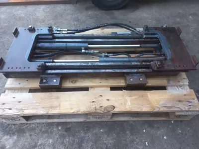 Stapler Gabelverstellgerät / Zinkenverstellgerät ISO FEM 2 f. Teleskoplader usw.