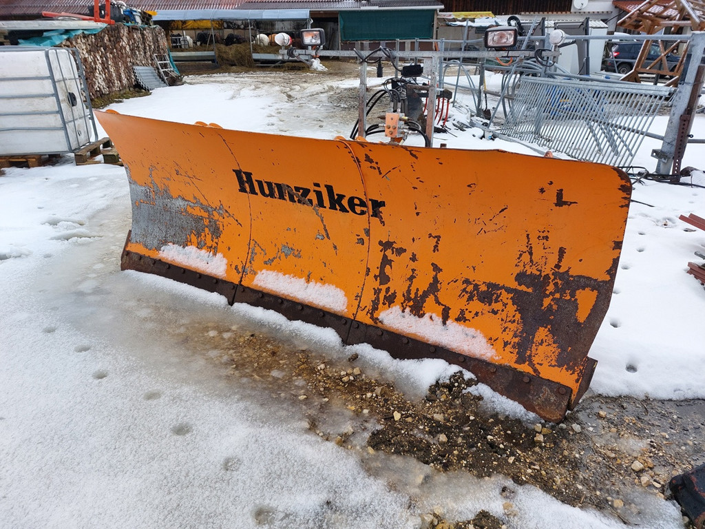 829ede78-73de-4325-a926-d08cc415d623-Hunziker Jufer (1).jpg