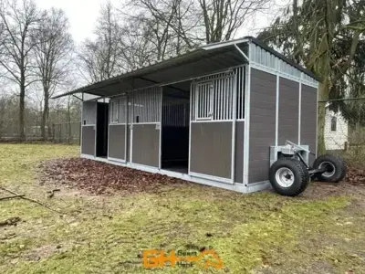 Mobiler Pferdestall / Aussenstall / Unterstand (Doppelstall)