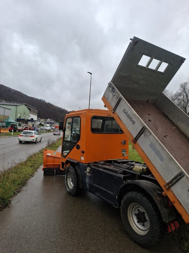 f49f071c-a871-453b-a1d4-dcc38955c8d9-