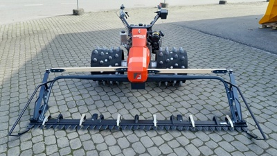 Reform RM22 mit Doppelmessermähwerk ( Fässler)