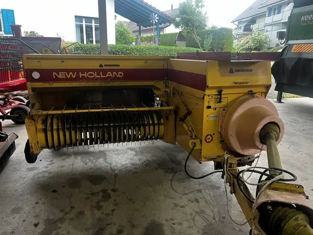 ad1abb89-26d9-4364-a0ec-17e3d41ab23e-New Holland.jpg