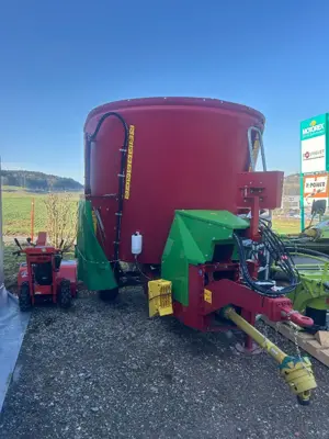 Mélangeuse Strautmann Verti-Mix 1251